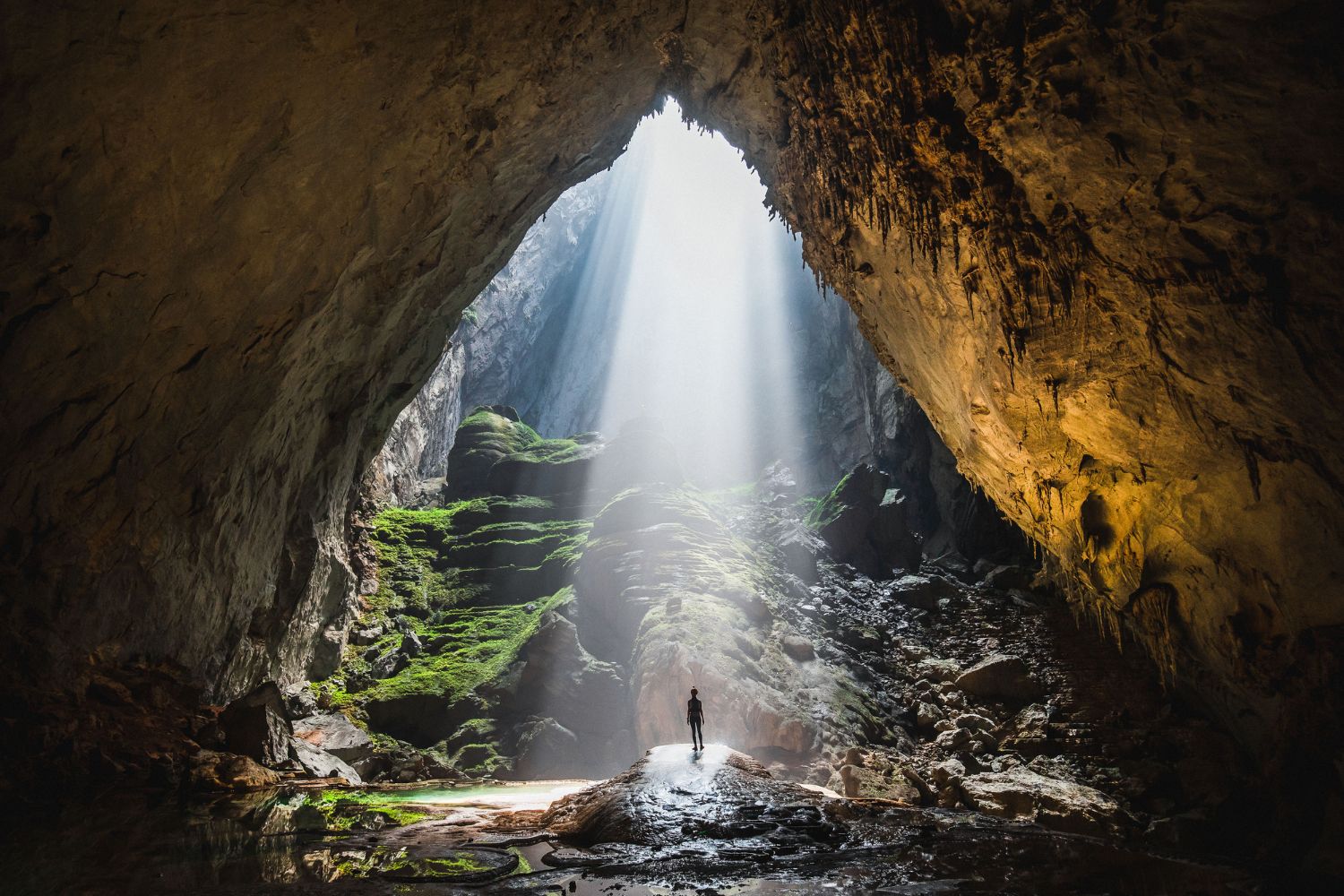 A Beginner's Guide to Cave Photography